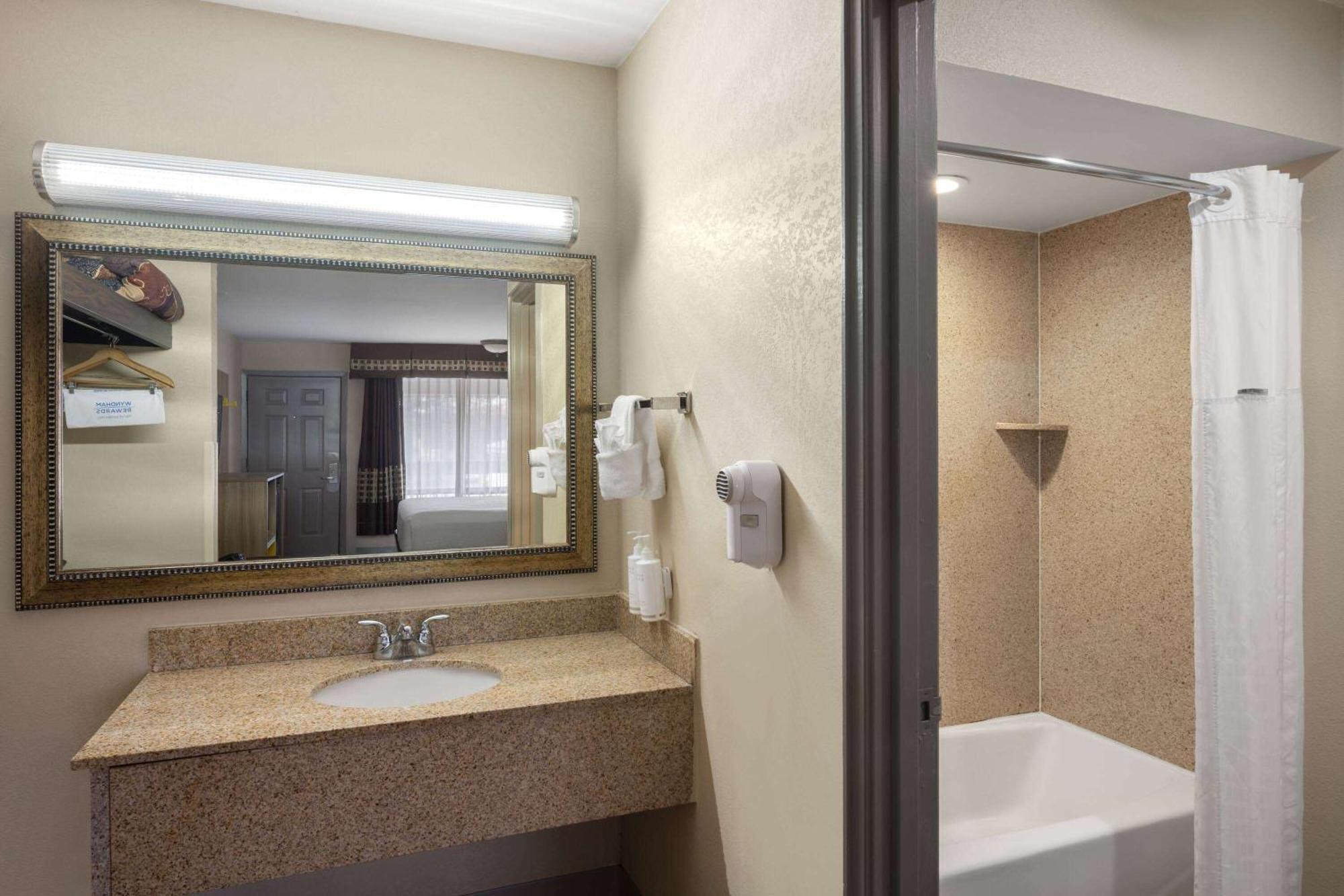 Days Inn By Wyndham Klamath Falls Extérieur photo